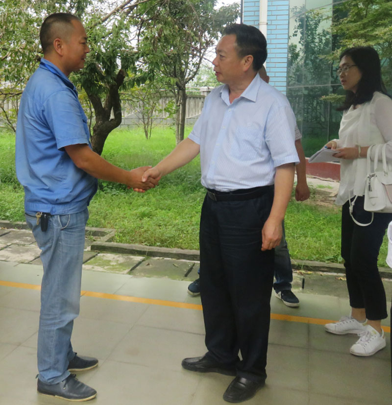 董大華局長深入清源水務(wù)集團(tuán)檢查節(jié)前安全慰問一線員工