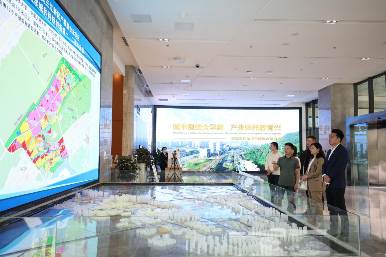 加強黨建工作學(xué)習 拓寬視野求取真經(jīng)