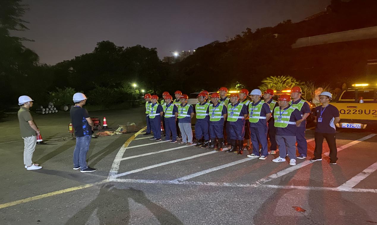 筑牢供水“安全墻”，管網(wǎng)部開展兩江管線 應(yīng)急搶修演練