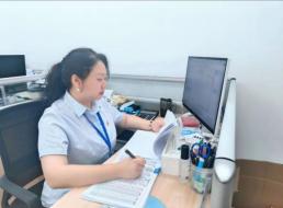 《榜樣在身邊》系列報(bào)道——杜莉、何振南 扎根基層踐初心 恪盡職守顯擔(dān)當(dāng)