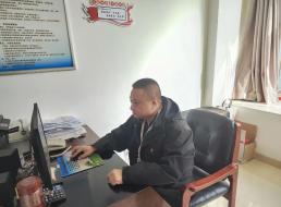 《榜樣在身邊》系列報道——莫正平、梁元 恒心堅守鑄典范，砥礪前行綻光芒